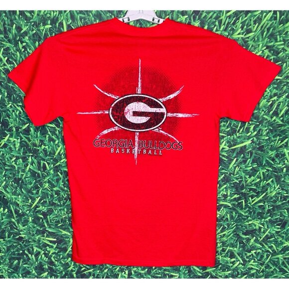 NWT Georgia Bulldogs Basketball UGA Dawgs Red Short Sleeve Shirt Men’s Large - Picture 2 of 3